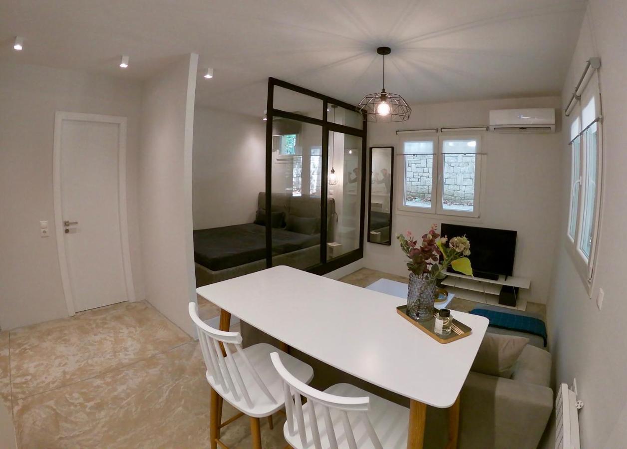 Renovated Apartment In Kifissia Center Near Metro G25 Athens Exterior photo